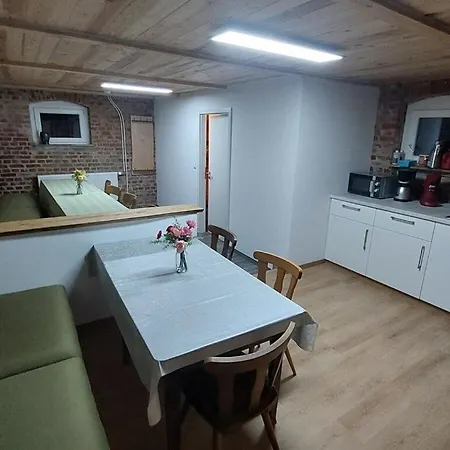 Nyaraló With 8 Bedrooms